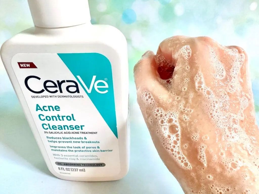 CeraVe Acne Control Cleanser – 2% Salicylic Acid, Oil Absorbing Technology (237ml)