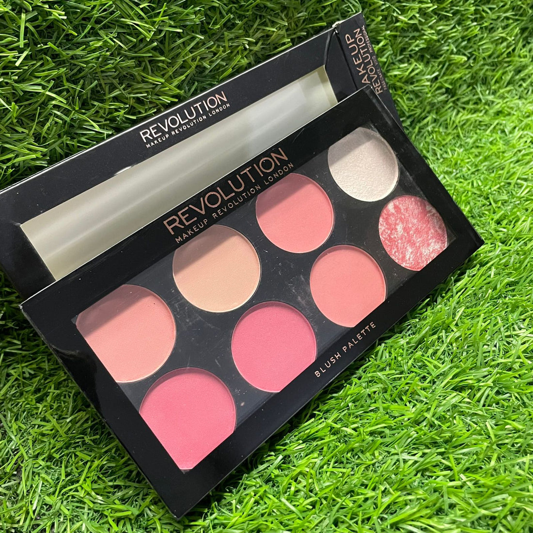 Revolution Makeup London Blush Palette – 8 Shades
